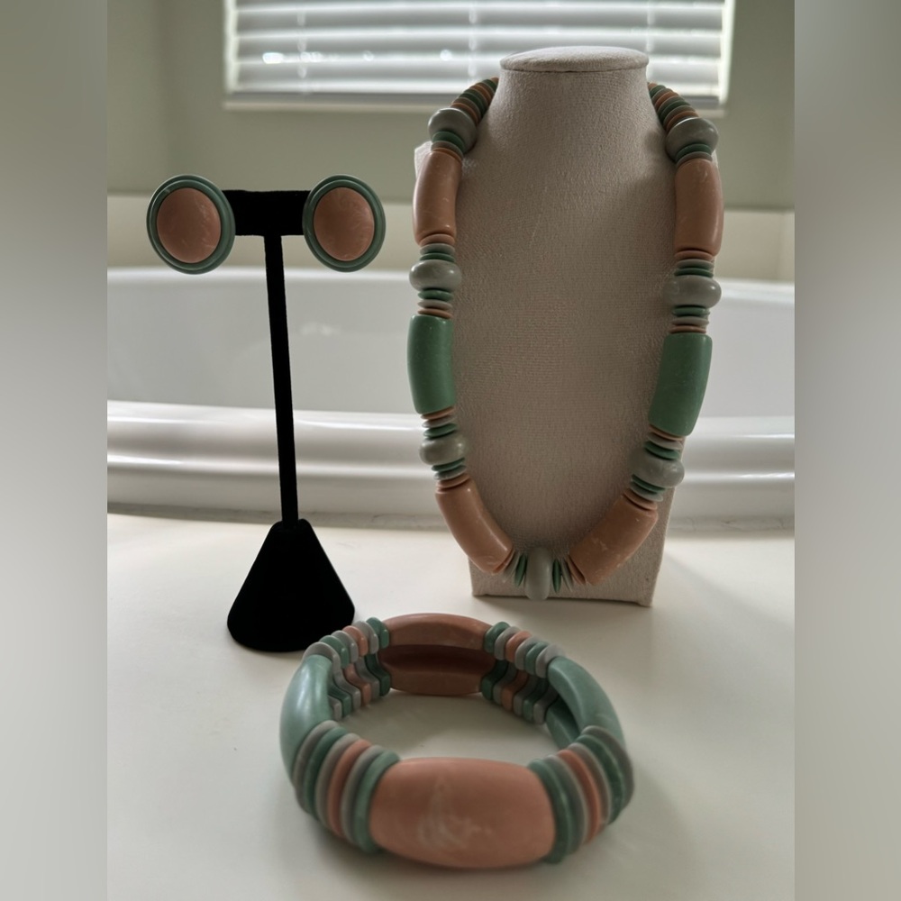 Vintage Avon Pastel Necklace Bracelet Earrings